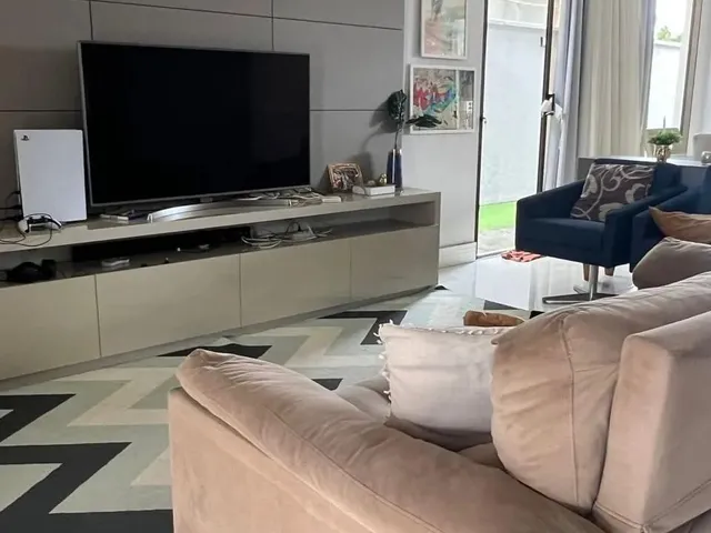 Imagem 5: Casa Duplex de Luxo no Condomínio Jardins do Lago