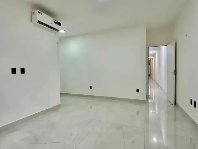 Imagem 2: Casas Solta no Eusébio de 4 Suítes Há 4 Minutos do Supermercado Guará no Malbec Prime