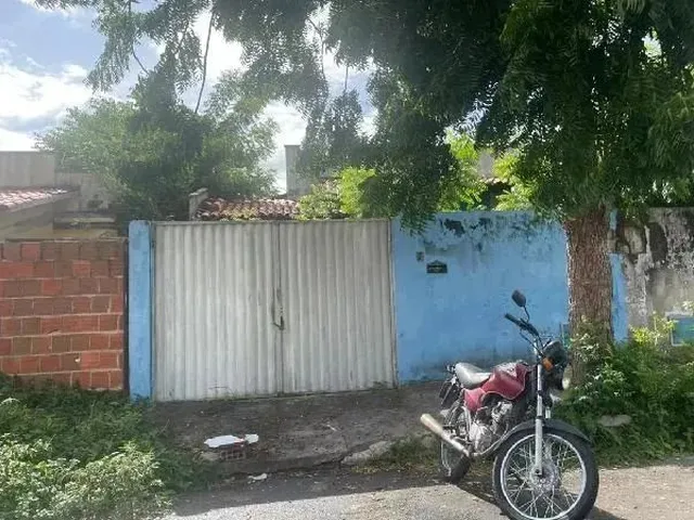 Imagem: A casa possui 2 Dormitórios, 1 Banheiro, 141m² de Área,