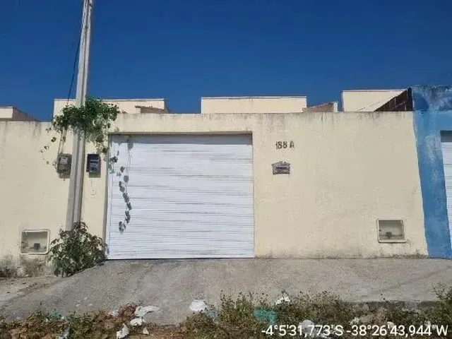 Imagem: A casa possui 2 Dormitórios, 1 Banheiro, 1 Vaga na