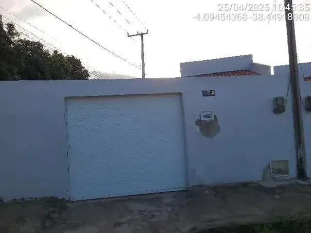 Imagem: A casa possui 2 Dormitórios, 1 Banheiro, 1 Vaga na