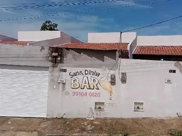 Imagem: A casa possui 2 Dormitórios, 1 Banheiro, 1 Vaga na
