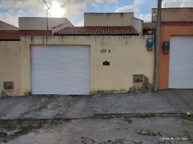 Imagem: A casa possui 2 Dormitórios, 1 Banheiro, 1 Vaga na