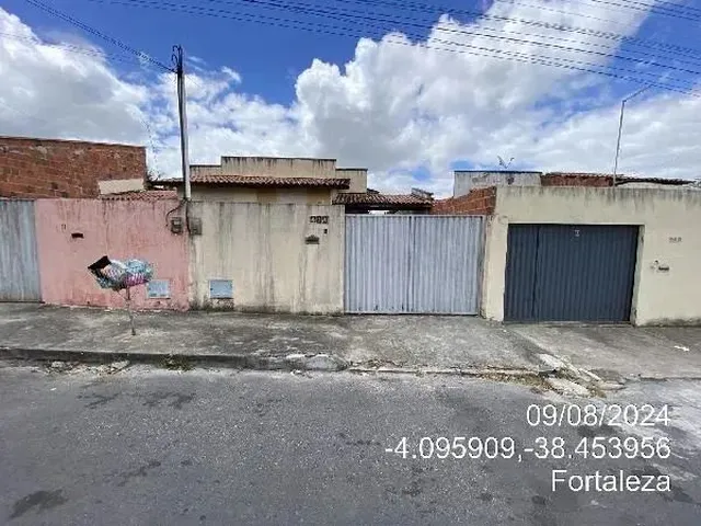 Imagem: A casa possui 2 Dormitórios, 1 Banheiro, 1 Vaga na