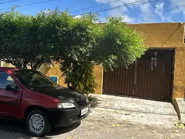 Imagem: A casa possui 2 Dormitórios, 1 Banheiro, 141m² de Área,
