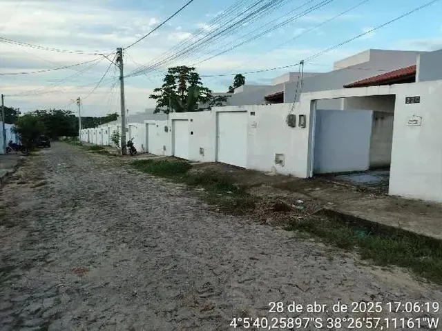 Imagem: A casa possui 2 Dormitórios, 1 Banheiro, 1 Vaga na