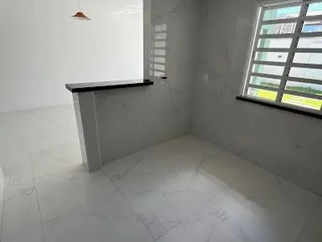 Imagem 2: Casa Solta À Venda 3 Quartos (2 Suítes) | 170M² de Terreno
