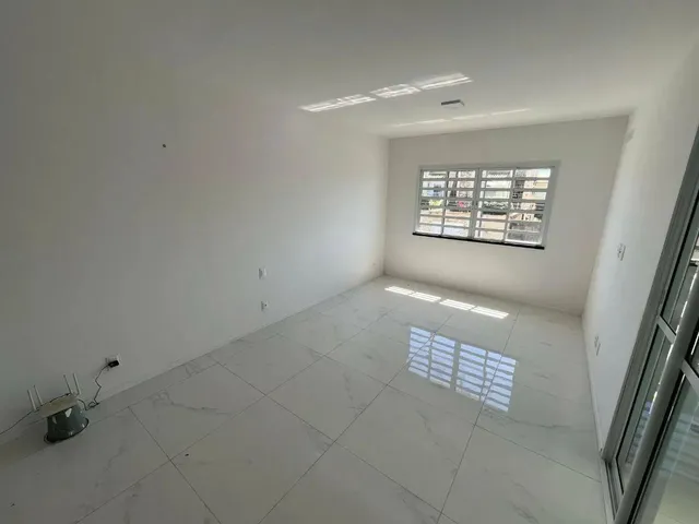 Imagem 4: Casa Solta À Venda 3 Quartos (2 Suítes) | 170M² de Terreno