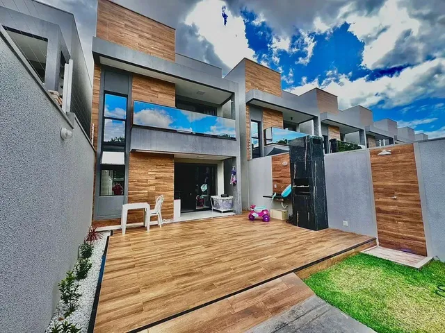 Imagem: A casa possui 3 Dormitórios, 3 Suítes, 3 Banheiros, 3