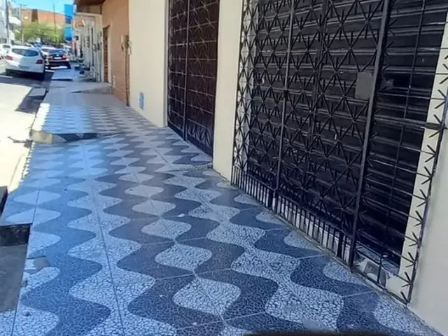 Imagem 1: Casa Ampla em Maracanaú com 3 Quartos e Ponto Comercial ! Pega Financiamento Bancário