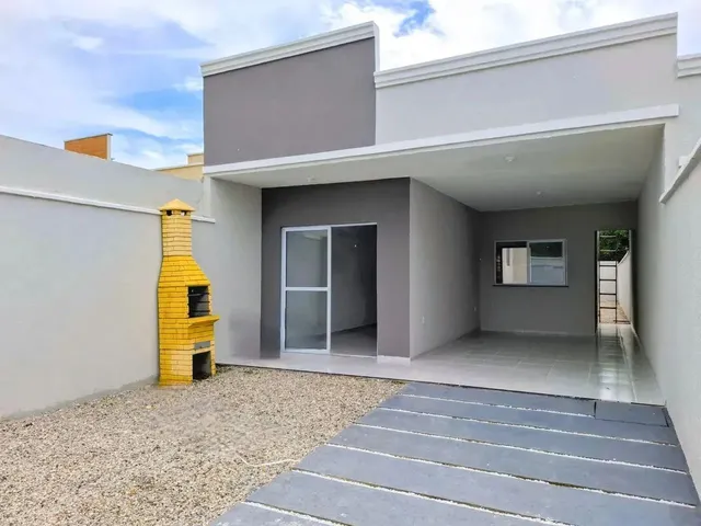 Imagem: A casa possui 2 Dormitórios, 2 Banheiros, 2 Vagas na