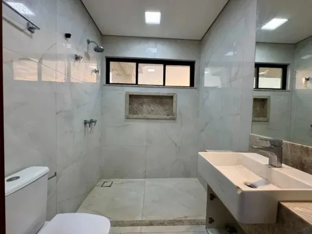 Imagem 14: Casa na Cidade Alpha com 05 Suítes, 350M2