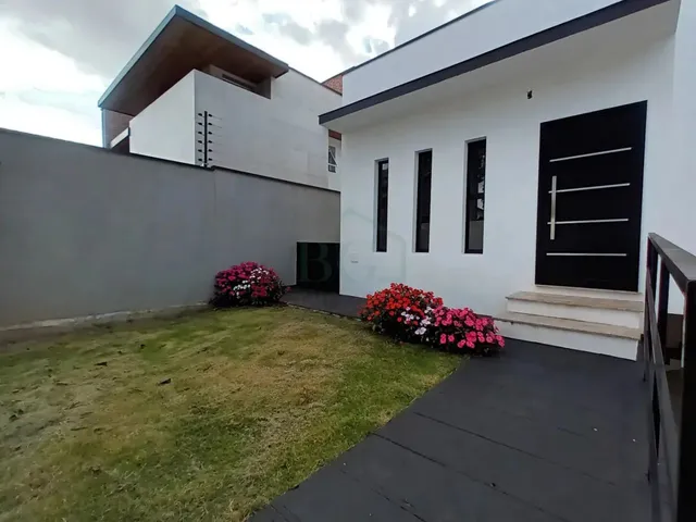 Imagem 2: Casa À Venda em Bairro Nobre
