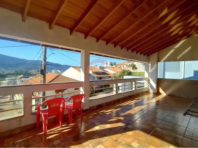 Imagem 3: Casa À Venda, com 4 Quartos, Sendo 2 Suítes, Ampla Varanda, Ampla Área Aberta E