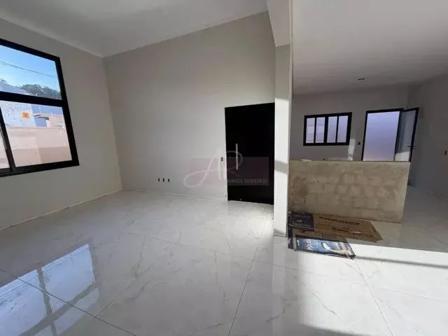 Imagem 4: Casa com Excelente Localização e Acabamento!