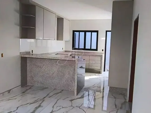 Imagem 2: Casa com Excelente Localização e Acabamento!