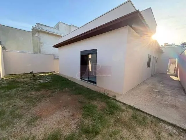 Imagem 7: Casa com Excelente Localização e Acabamento!