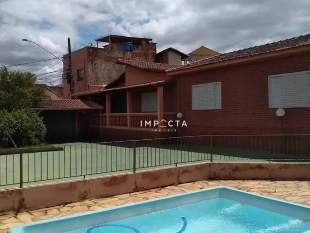 Imagem: Casa com 3 Dormitórios À Venda, 310 M²