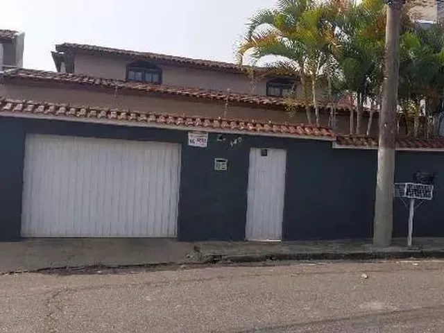 Imagem: Casa com 3 Quartos À Venda em Poços de