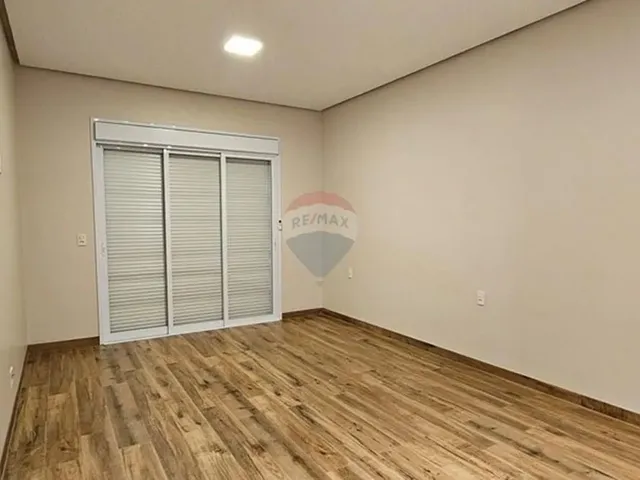 Imagem 4: Luxo no Coração de Delfinópolis - Casa Nova!