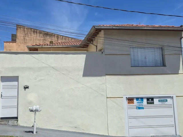 Imagem: Casa com 3 Quartos (1 Suíte) À Venda na