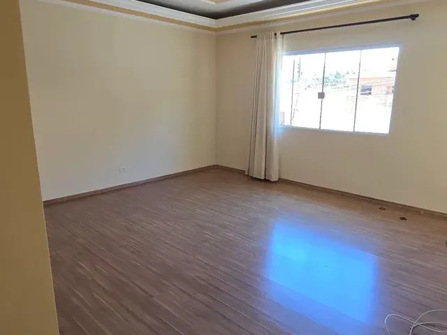 Imagem 3: ? Casa com 3 Quartos (1 Suíte) À Venda na Vila Nova - 5 Minutos do Centro!