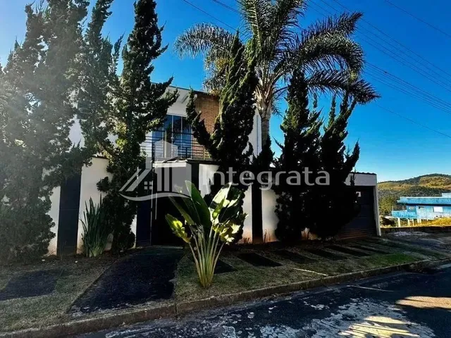 Imagem 1: Casa com 5 Dormitórios À Venda, 400 M² - Parque Véu das Noivas - Poços de Caldas/Mg