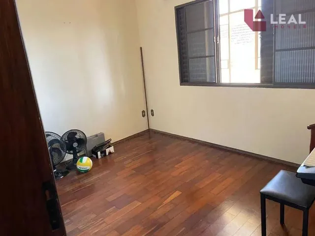 Imagem 10: Casa com 4 Dormitórios À Venda, 309 M² por R$ 900.000,00 - Centro - Pouso Alegre/Mg