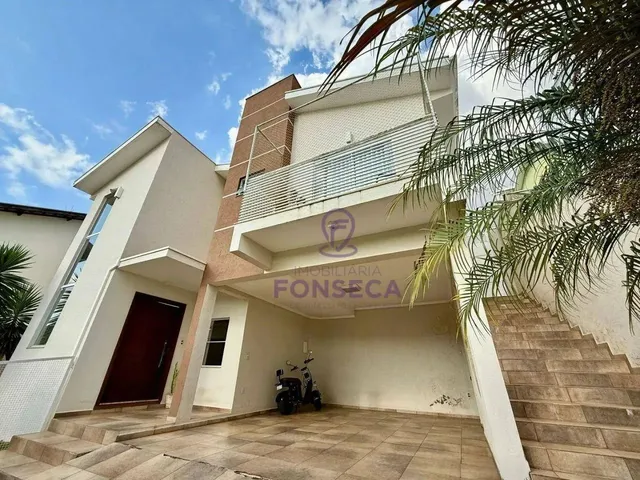 Imagem: Casa com 3 Dormitórios À Venda, 212 M²