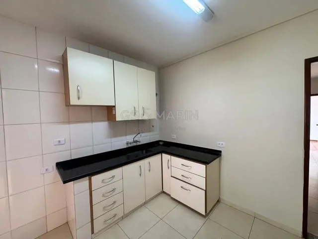 Imagem 6: Casa para Alugar em Londrina, Bancários, com 3 Quartos, com 220 M²