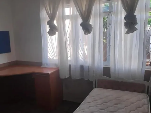 Imagem: Alugo Quarto Mobiliado. Ambiente Predominantemente