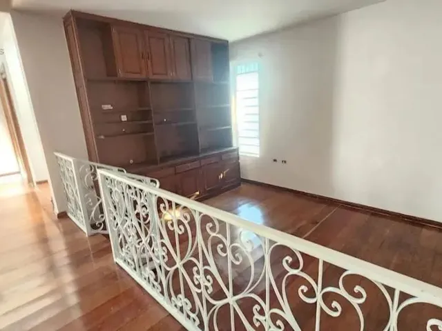 Imagem 16: Casa para Alugar em Londrina, Bancários, com 5 Quartos, com 450 M²