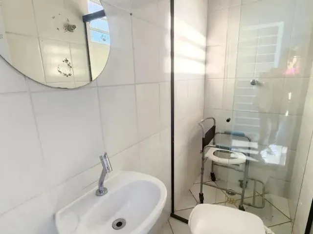 Imagem 3: Casa para Alugar em Londrina, Bancários, com 5 Quartos, com 450 M²