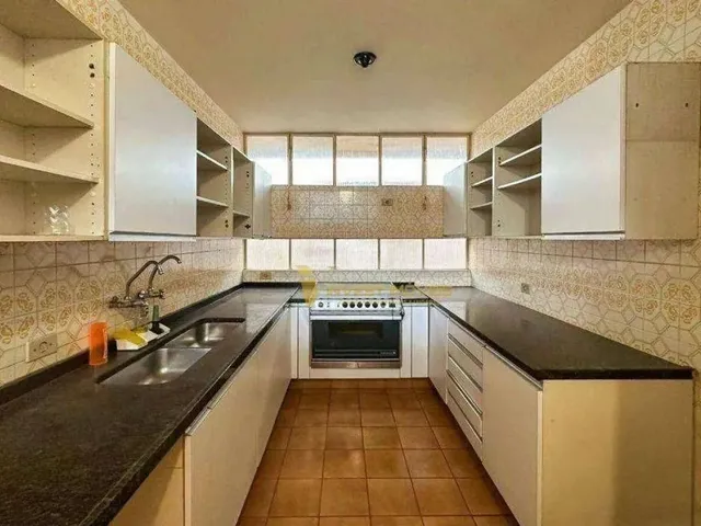 Imagem 3: Casa com com 4 Quartos e 261M² para Alugar