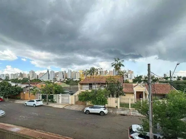 Imagem 4: Casa com com 4 Quartos e 261M² para Alugar