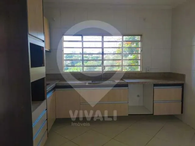Imagem: Casa de Rua - Sobrado / Residencial / Jardim