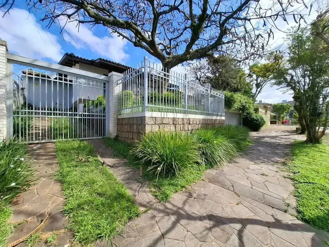 Imagem: Casa de Alto Padrão no Bairro Três Figueiras