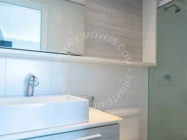 Imagem 10: Apartamento Semimobiliado para Alugar no Três Figueiras com 2 Quartos (1 Suíte