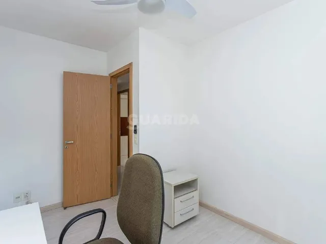 Imagem 5: Apartamento Mobiliado com 3 Dormitórios, Sendo 1 Suíte, e 1 Vaga de Garagem no Bairro