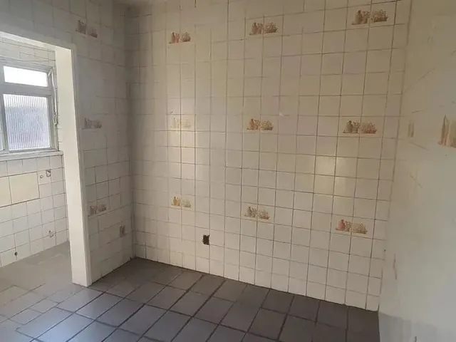 Imagem 10: Imóvel para Aluguel Possui 65 Metros Quadrados com 2 Quartos em Rubem Berta - Porto
