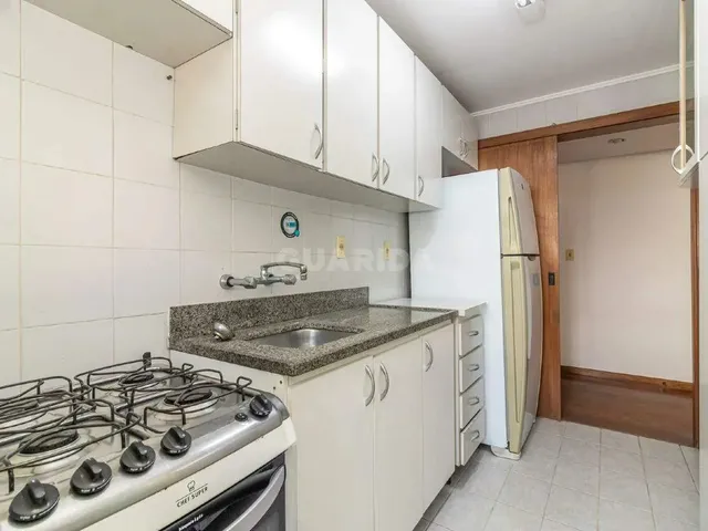 Imagem 2: Apartamento com 3 Dormitórios, Sendo 1 Suíte, e 1 Vaga de Garagem no Bairro