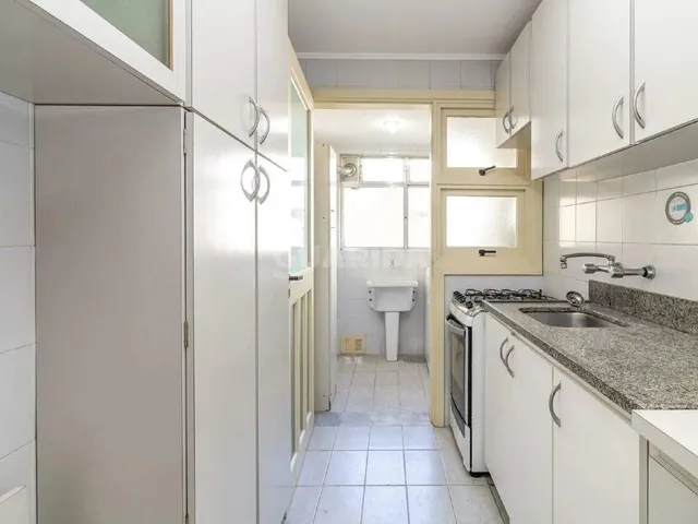 Imagem 6: Apartamento com 3 Dormitórios, Sendo 1 Suíte, e 1 Vaga de Garagem no Bairro