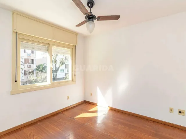 Imagem 8: Apartamento com 3 Dormitórios, Sendo 1 Suíte, e 1 Vaga de Garagem no Bairro