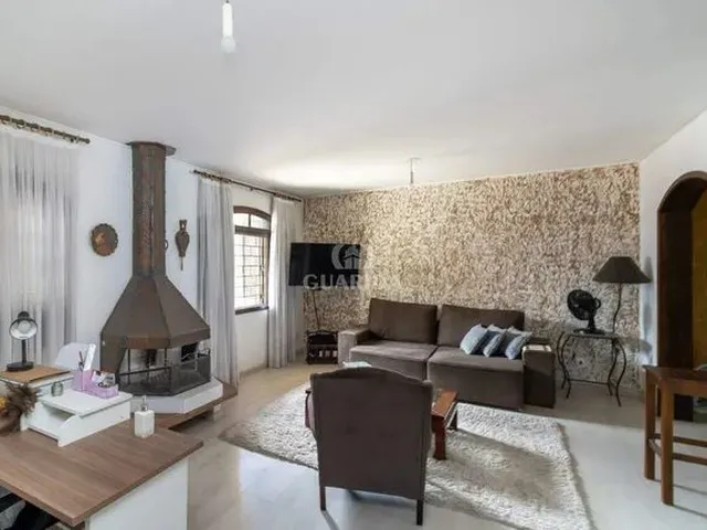 Imagem: Casa Residencial, no Estilo Sobrado, com