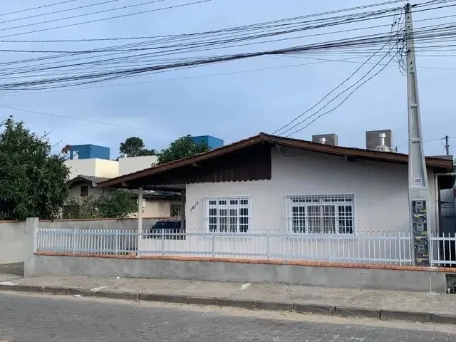 Imagem: Casa com 3 Dormitórios À Venda, 360 M²