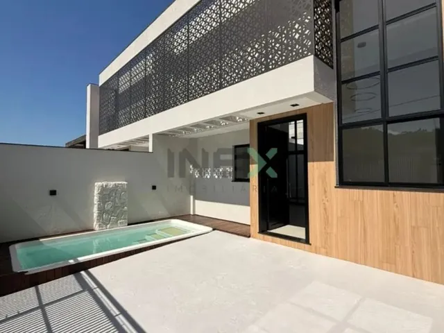 Imagem: Casa Térrea Nova com Piscina, Pé Direito
