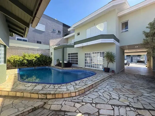 Imagem: Casa Residencial de 5 Quartos em Vila Lenzi