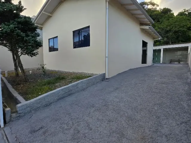 Imagem: Casa Independente em Penha, 3 Vagas, 1 Suíte