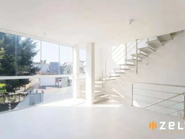 Imagem: A casa em condomínio possui 2 Dormitórios, 2 Suítes, 3