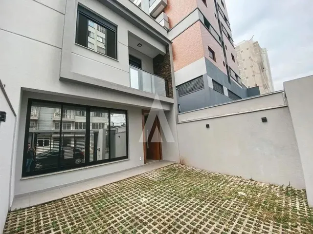 Imagem: Sobrado com 1 Suíte e 2 Quartos À Venda